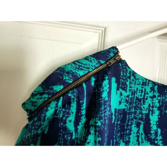 Moonlight NWT Draped Vibrant Dress M with Belt, Pockets, and Shoulder Zippers - Picture 4 of 11